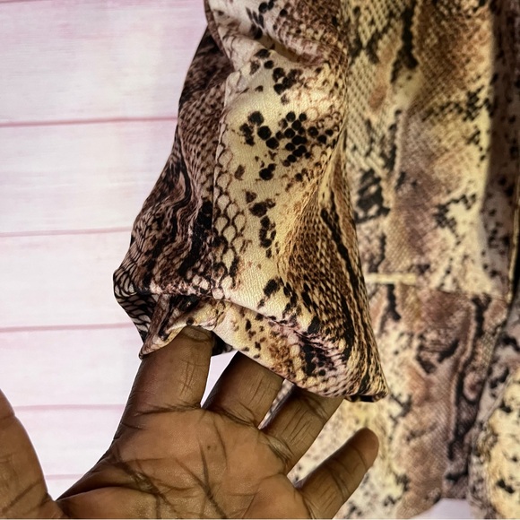 Beautiful Open Front Snake Print Blazer Jacket Size Small - Picture 3 of 8